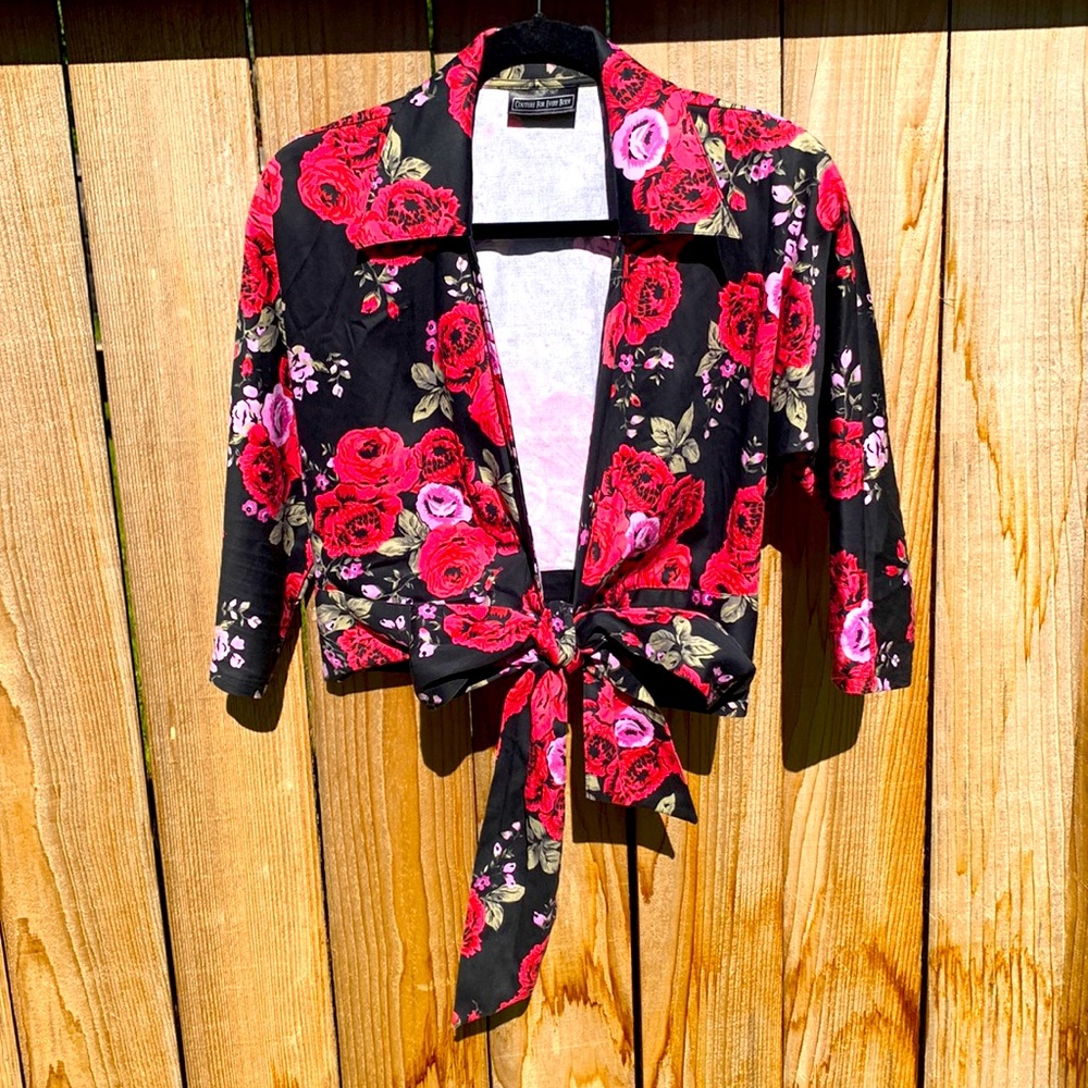 Red roses wrap top COUTURE FOR EVERY BODY